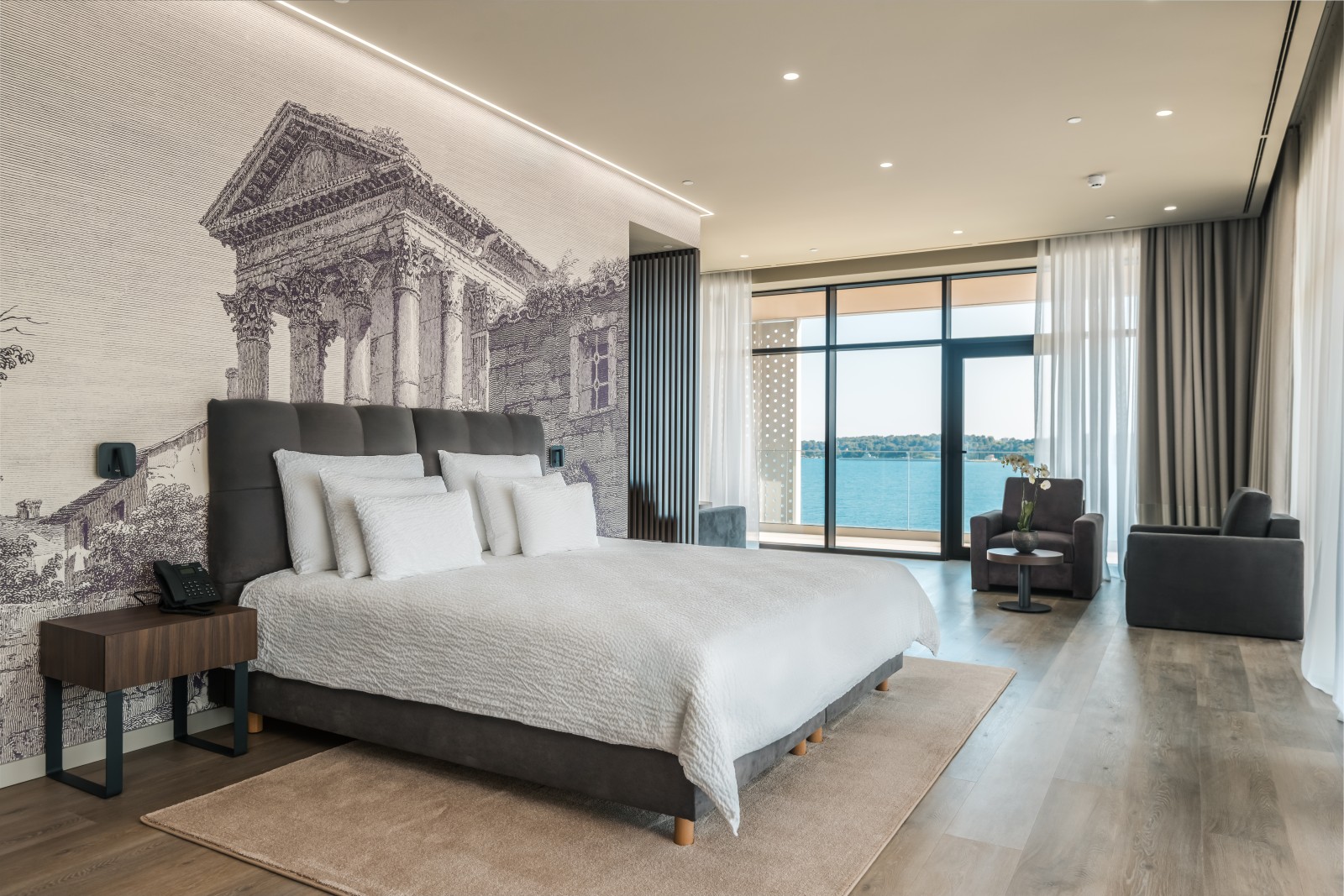 Deluxe Seaview Corner Suite, Photo credit by Hotel Monumenti, Pula