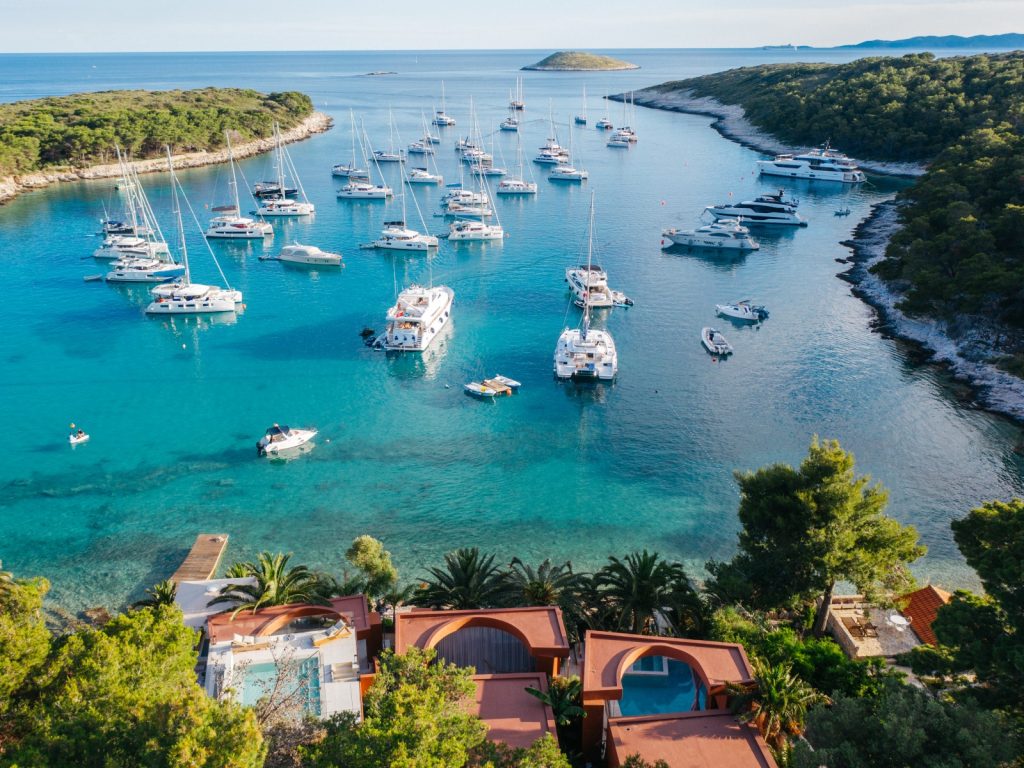 Residences and Vinogradisce Bay, Photo credit by Zori Timeless Restaurant, Hvar