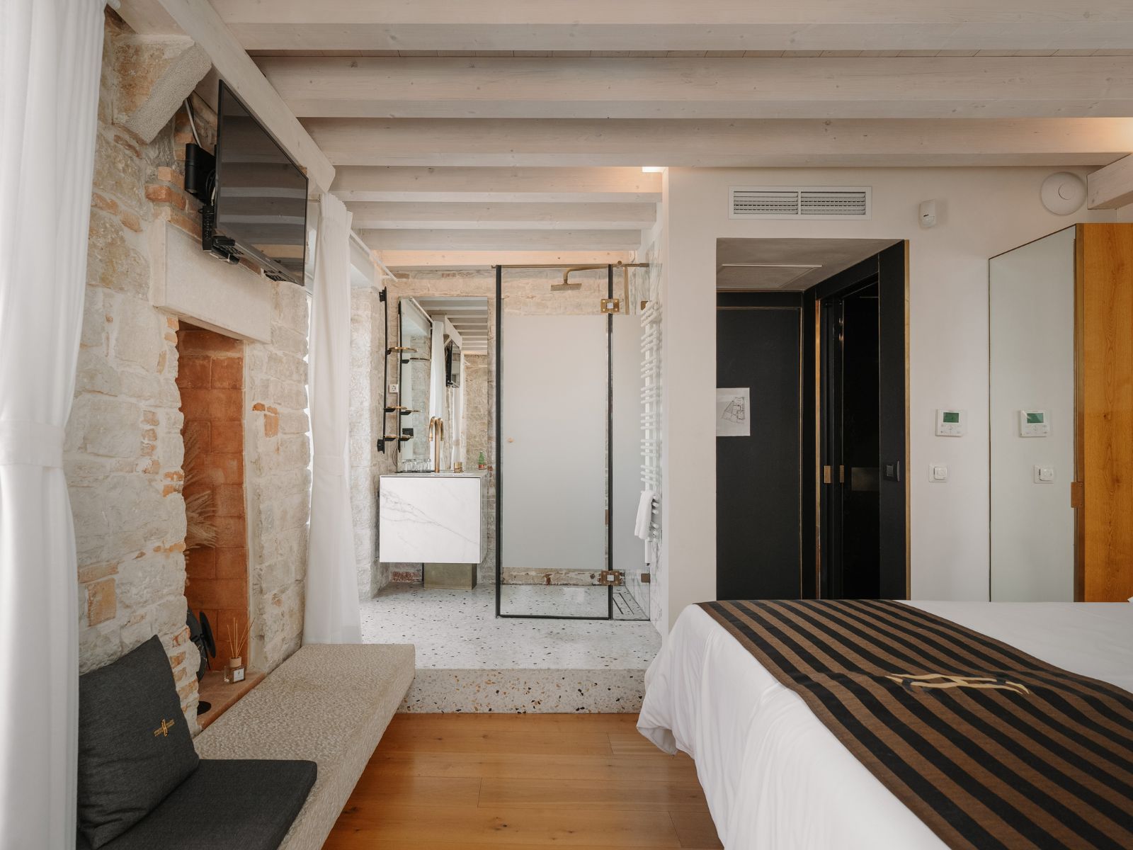 Superior Palazzo Balcony, photo credit from Hotel Spirito Santo Palazzo Storico