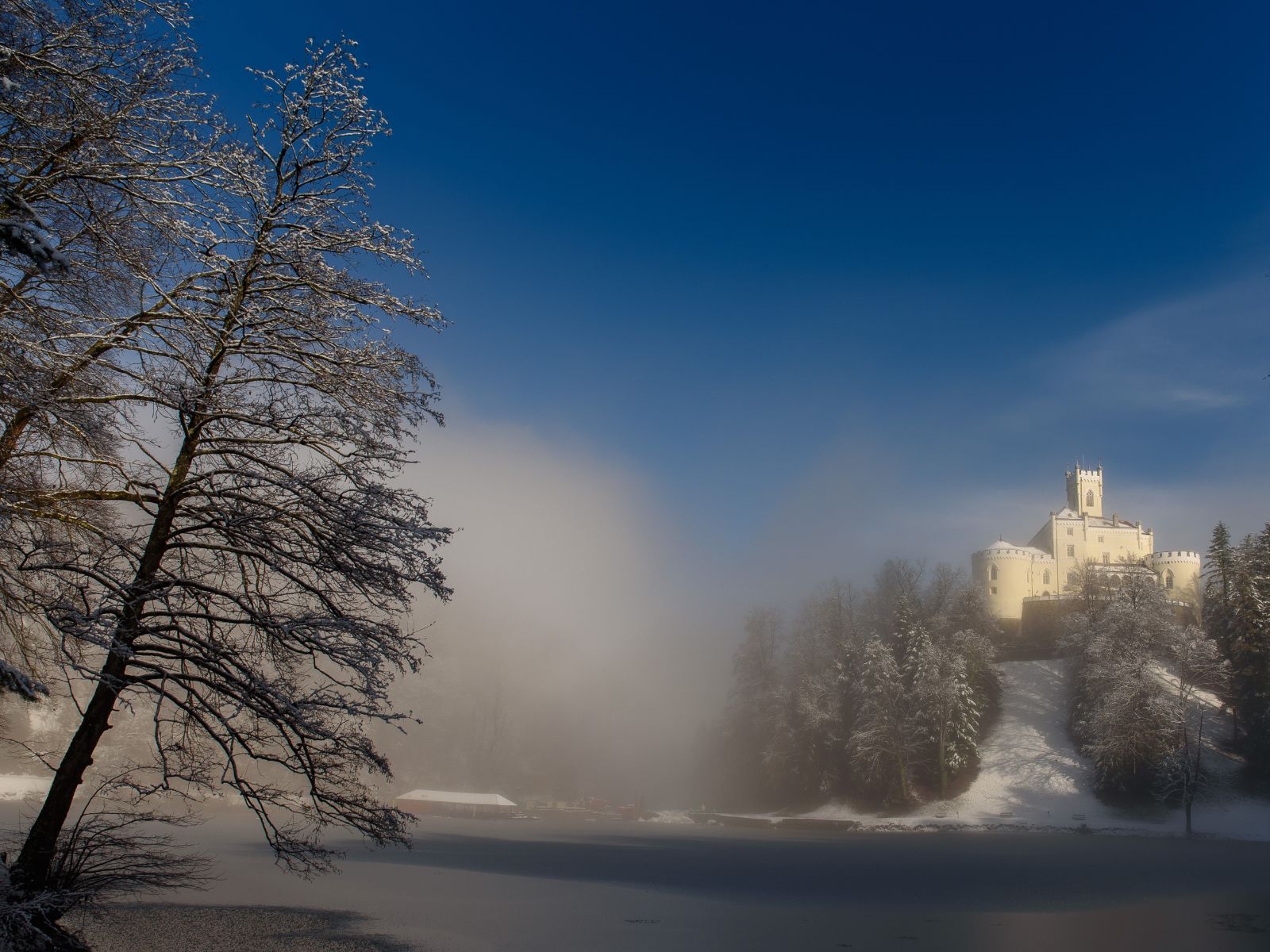 Trakošćan castle in the snow, Photo by Studio Twenty2, Photo credit by Dvor Trakošćan