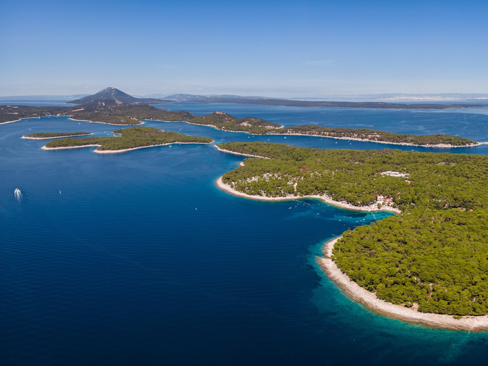 Cikat from above, photo by Sandro Tariba, photo credit by Lošinj Tourist Board