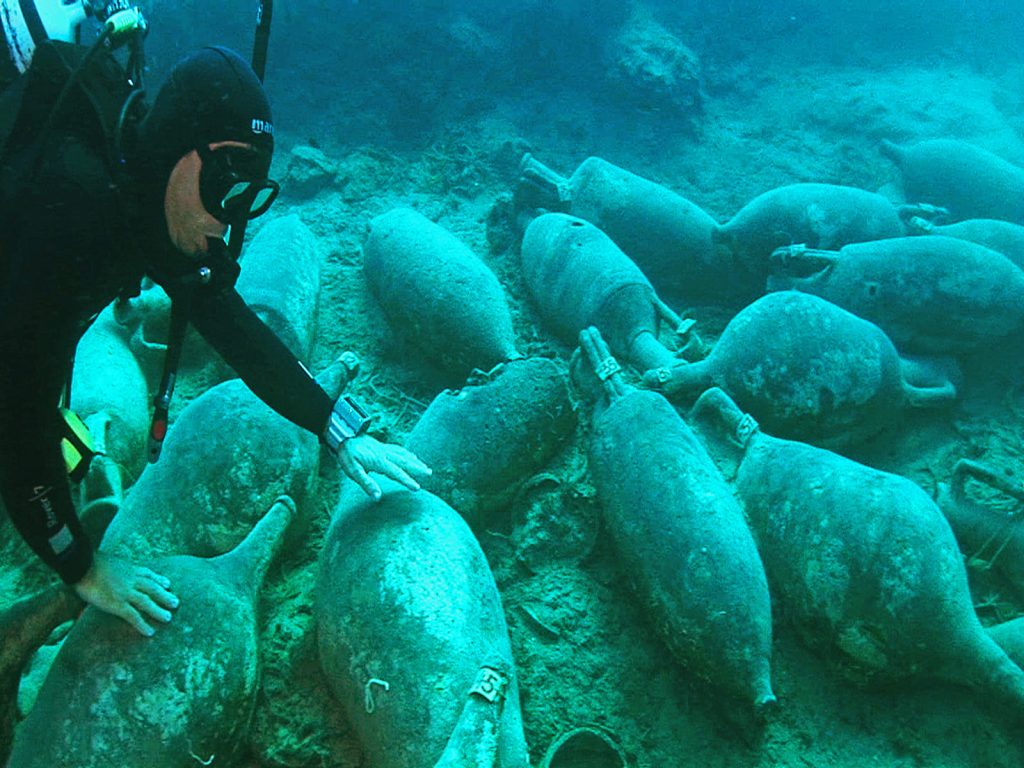UW Diving, Amphorae, Mljet, photo caption Miro Andrić, photo credit Mljet National Park
