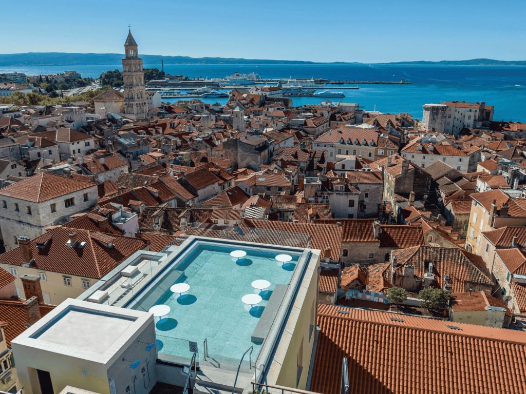 Cornaro Hotel, decorative pool bar, photo credit by Cornaro Hotel 1